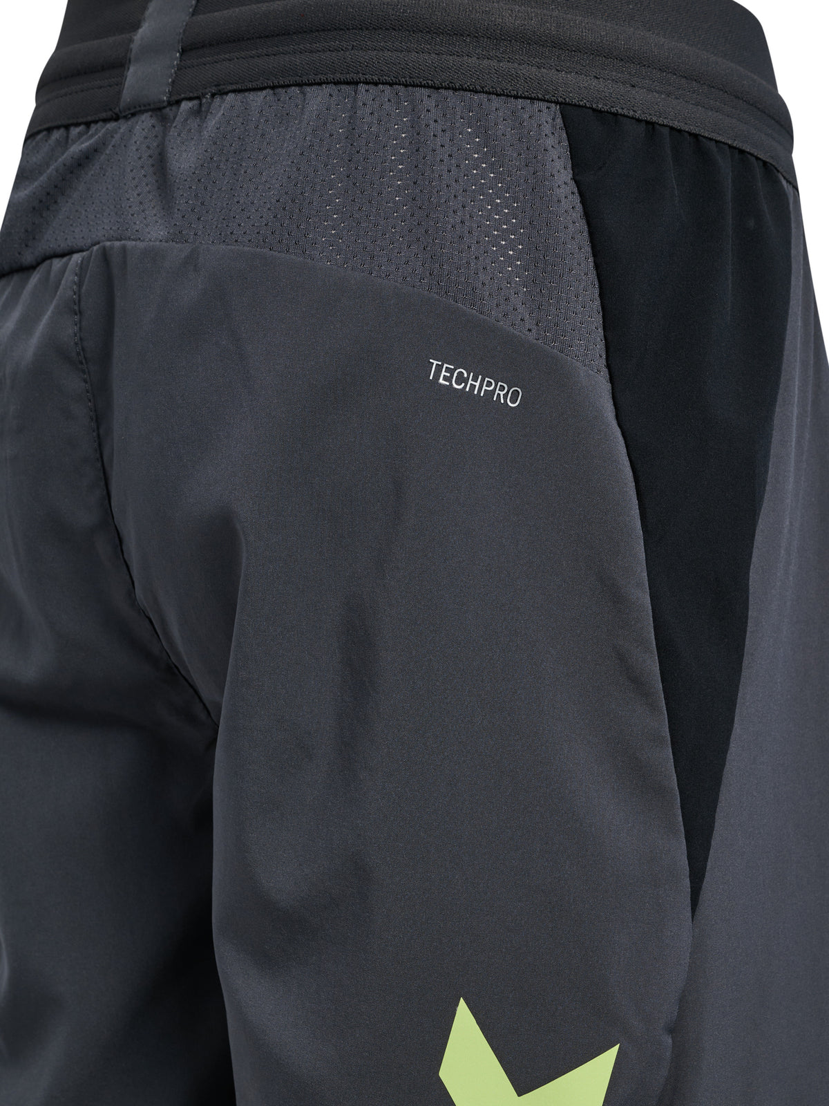 HUMMEL BLAZE26 Pro Training Shorts Kind (asphalt)
