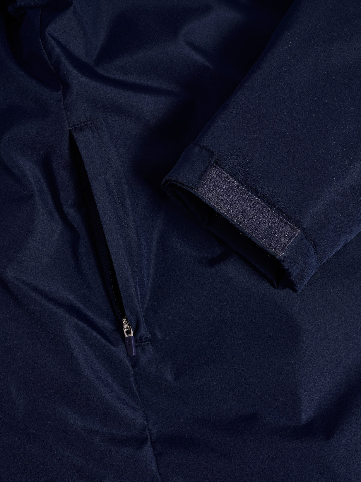 HUMMEL Core 2.0 Bench Jacket Kind (marine/white)