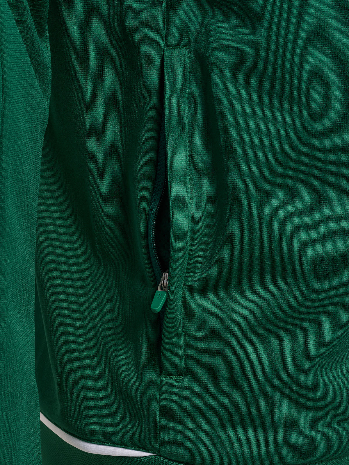 HUMMEL Core 2.0 Track Zip Jacket (evergreen/white)