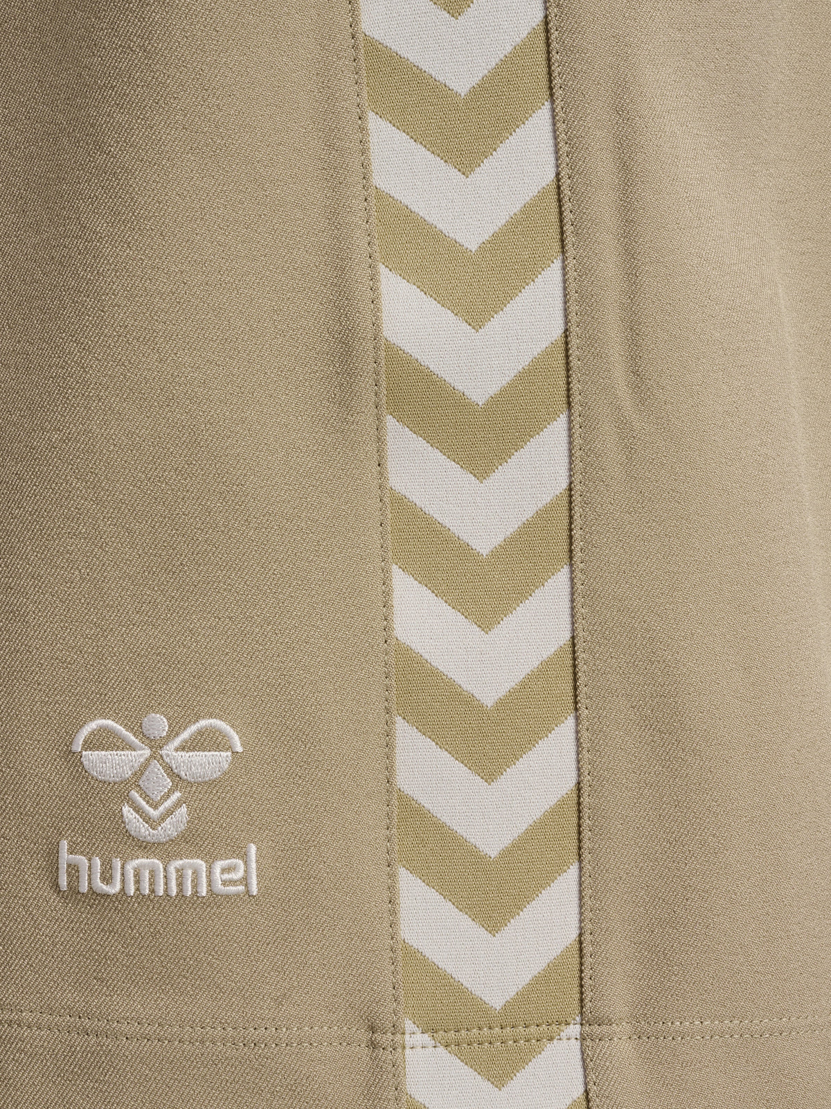 HUMMEL Root Shorts (cornstalk/cannoli creme)