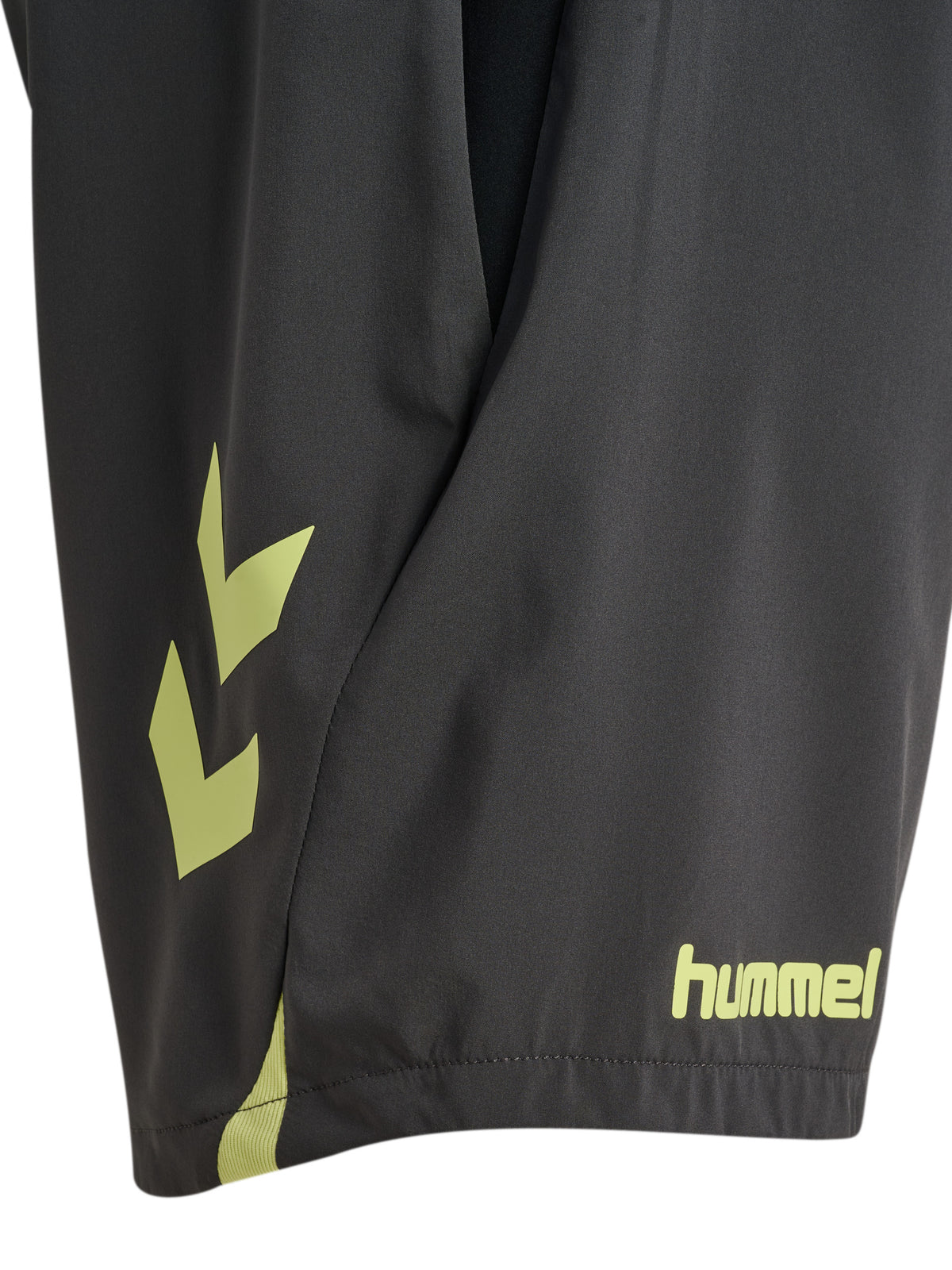 HUMMEL BLAZE26 Pro Training Shorts (asphalt)