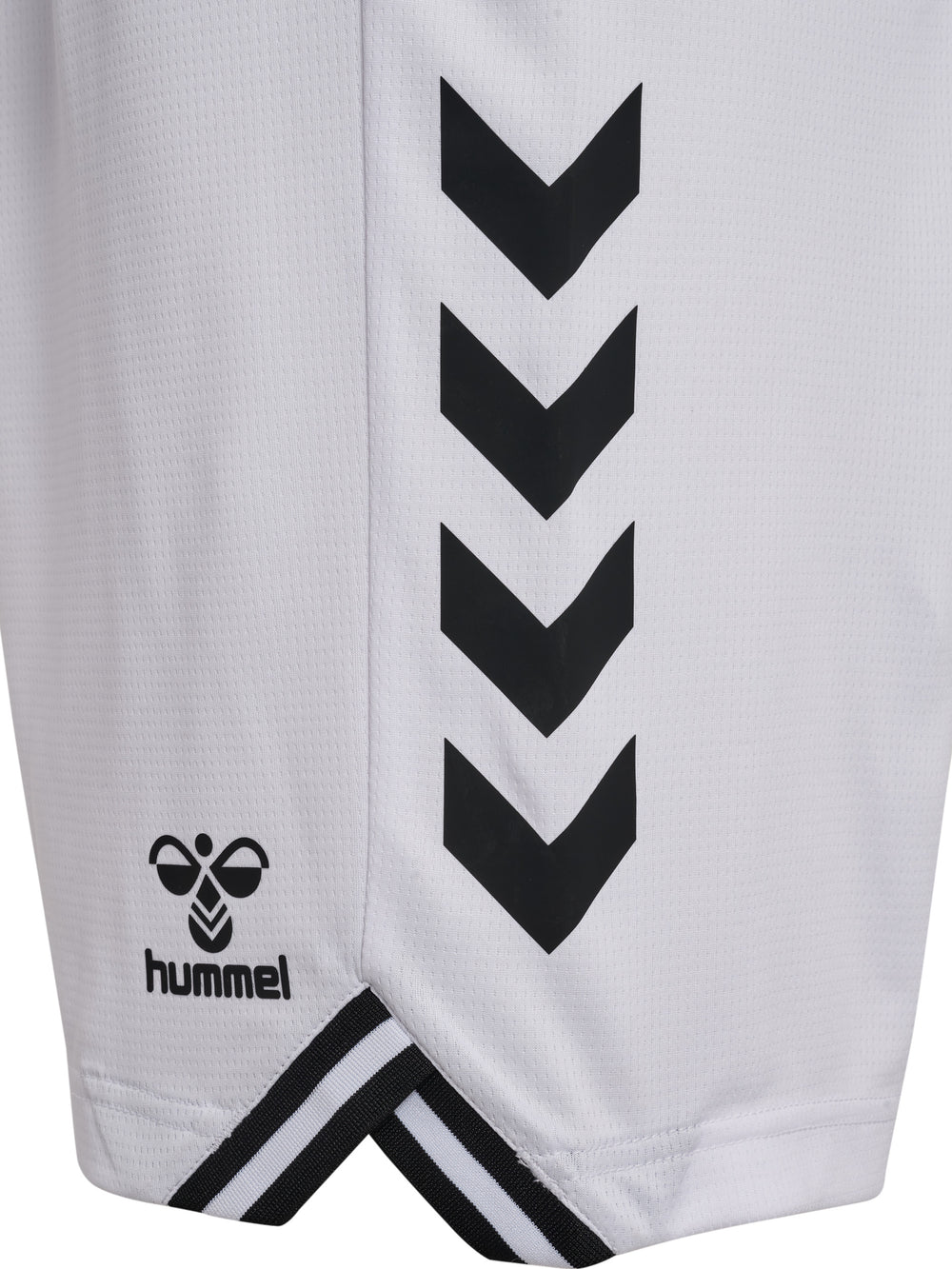 HUMMEL Basket Shorts (white/black)