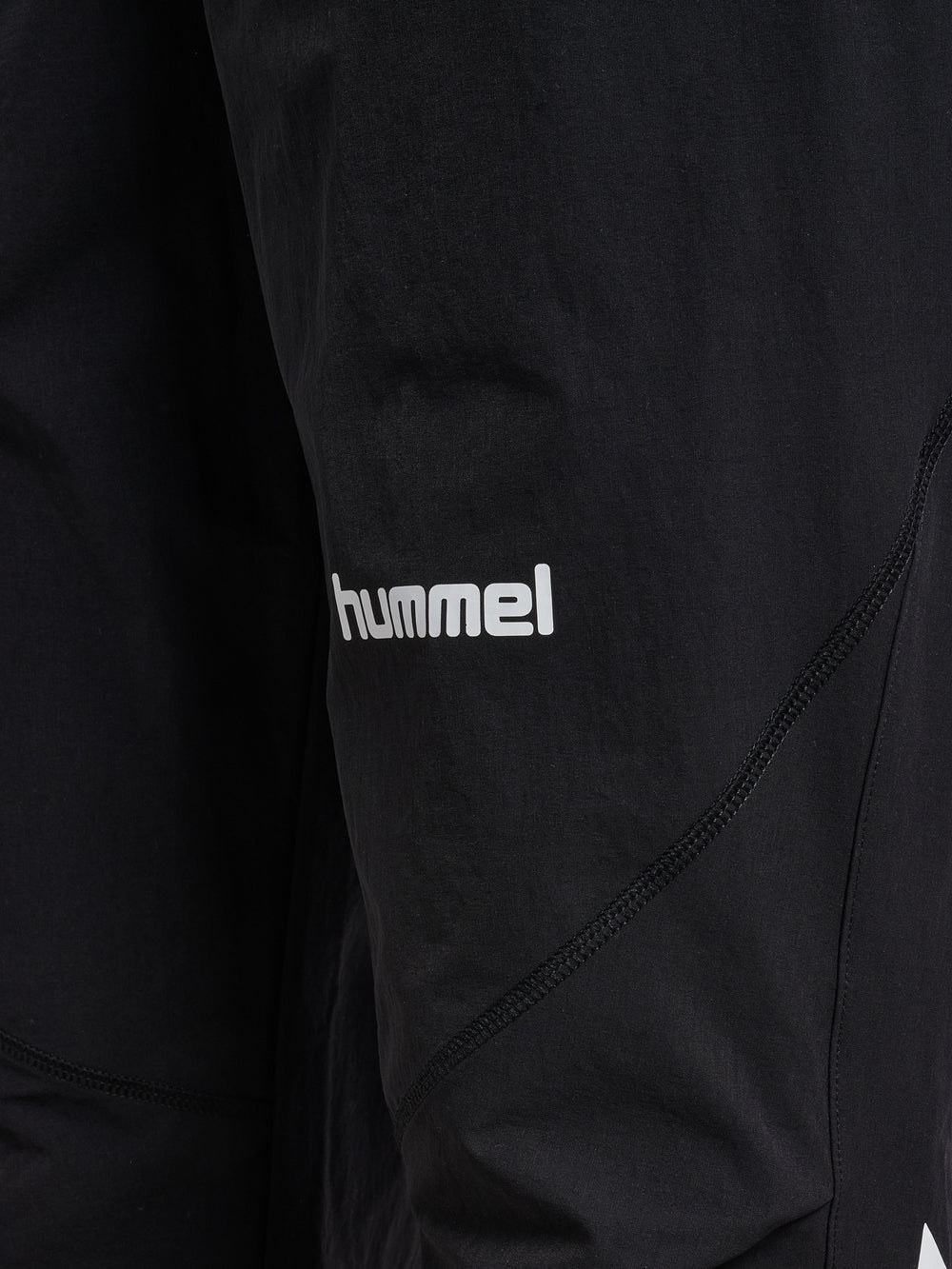 HUMMEL BLAZE27 Athleisure Track Pants (black)