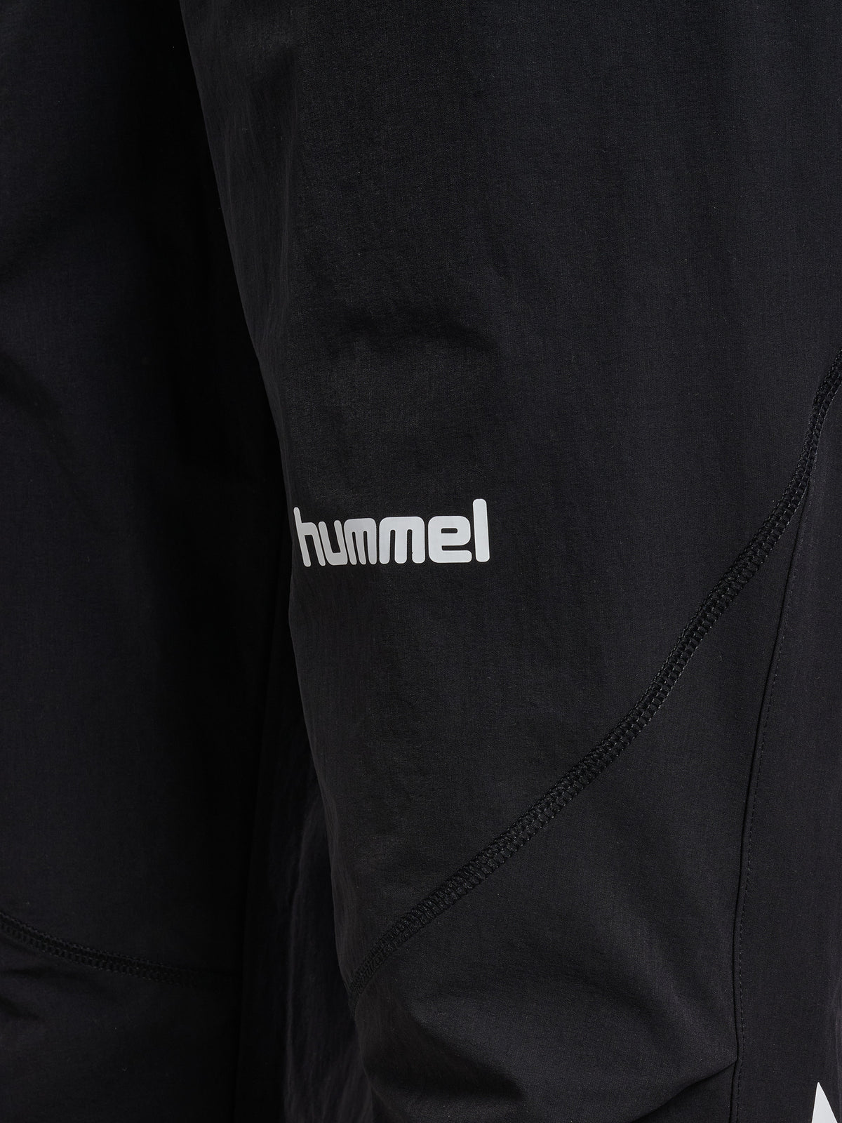 HUMMEL BLAZE27 Athleisure Track Pants (black)