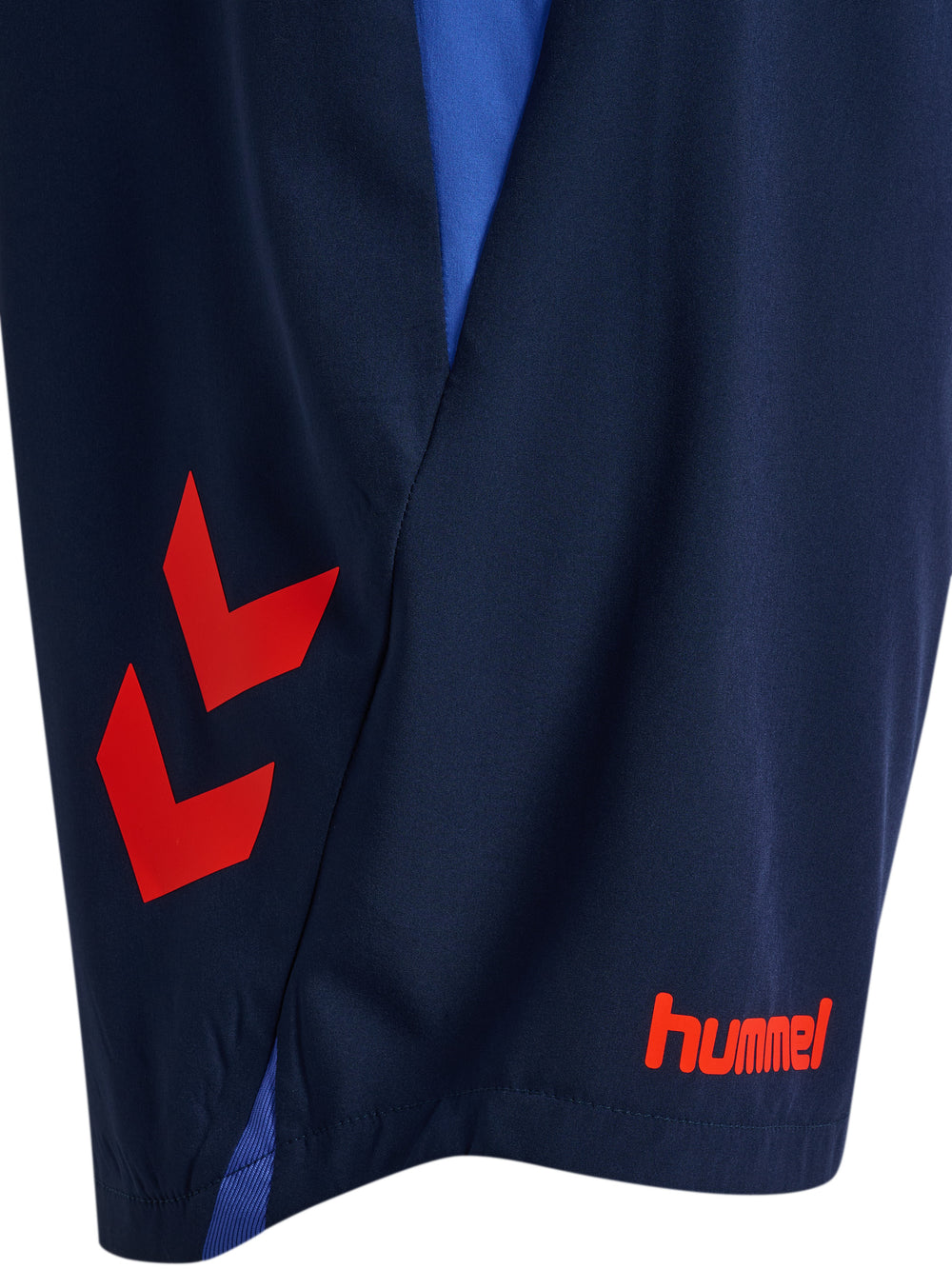 HUMMEL BLAZE26 Pro Training Shorts (marine/cherry tomato)