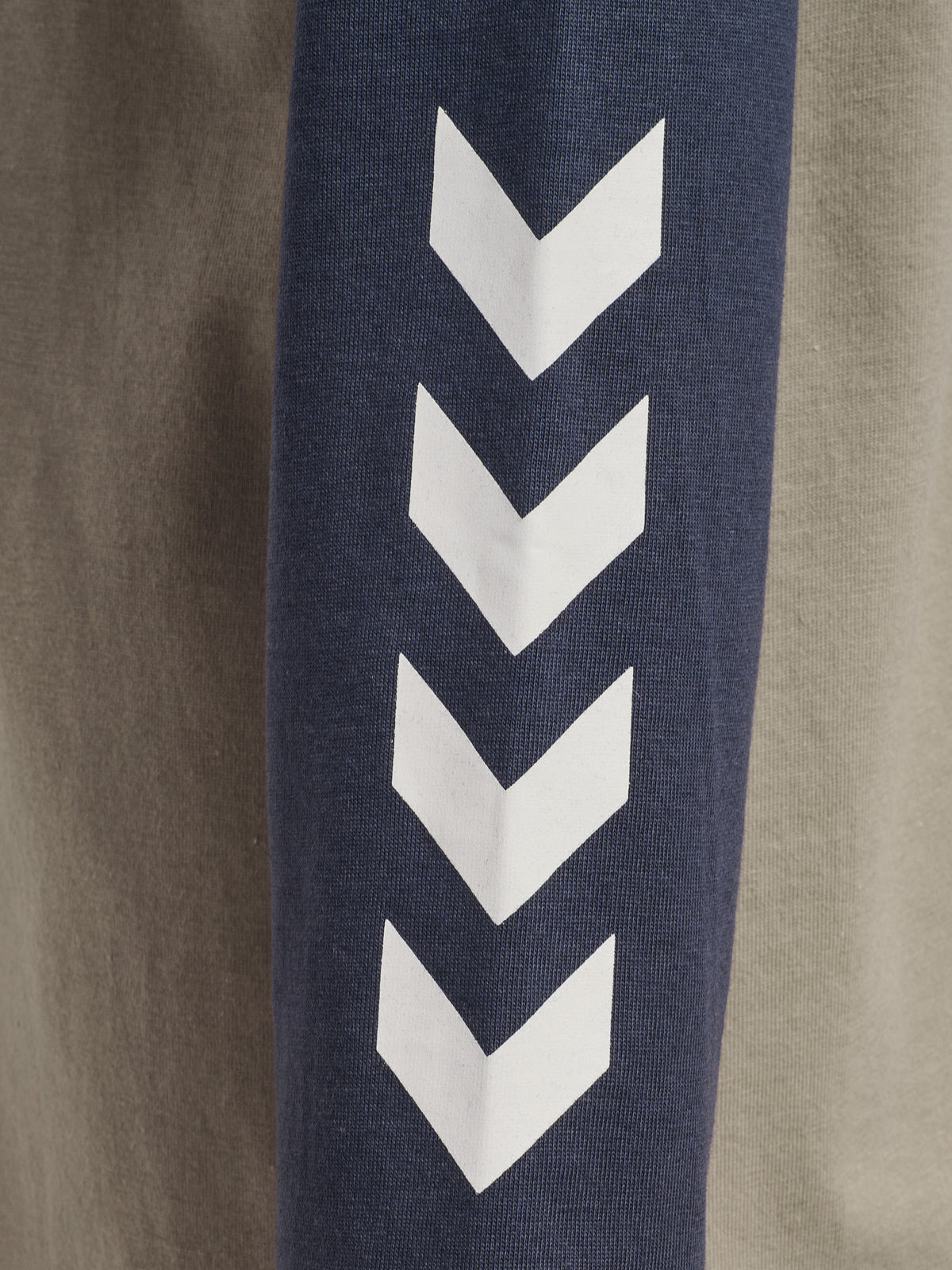 HUMMEL Logo T-Shirt L/S Kind (vintage khaki)