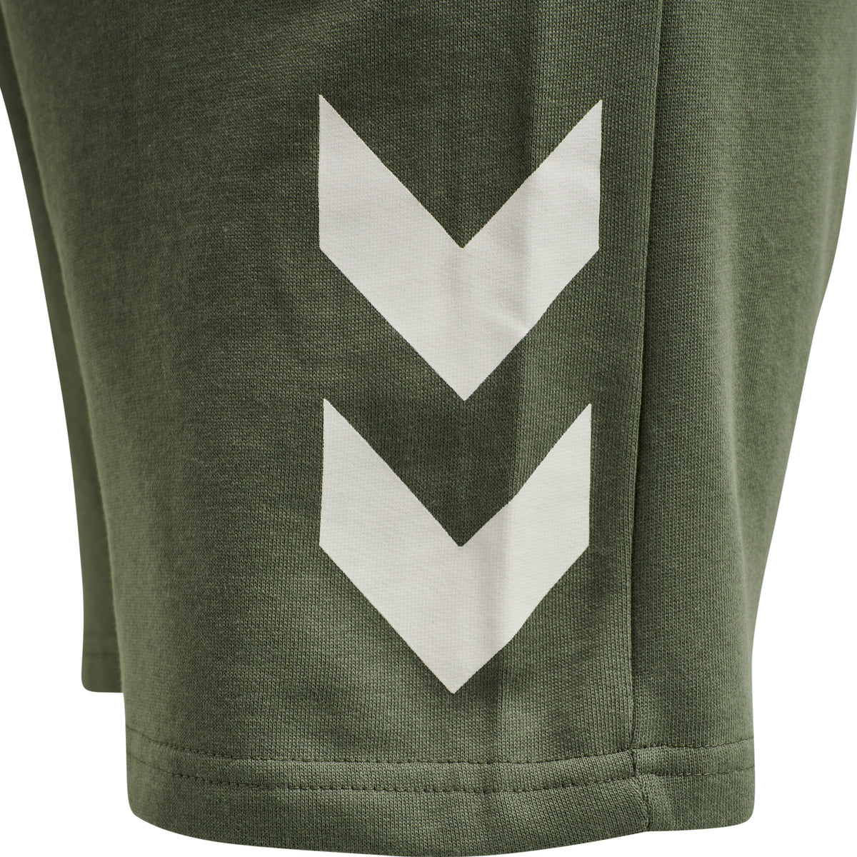 HUMMEL Legacy Shorts (beetle)