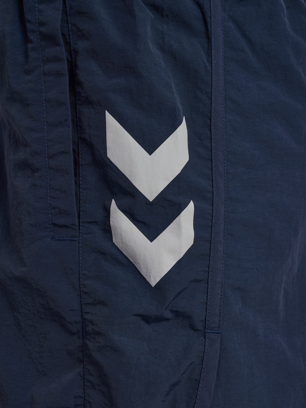 HUMMEL World 26 Track Shorts (dark sapphire)