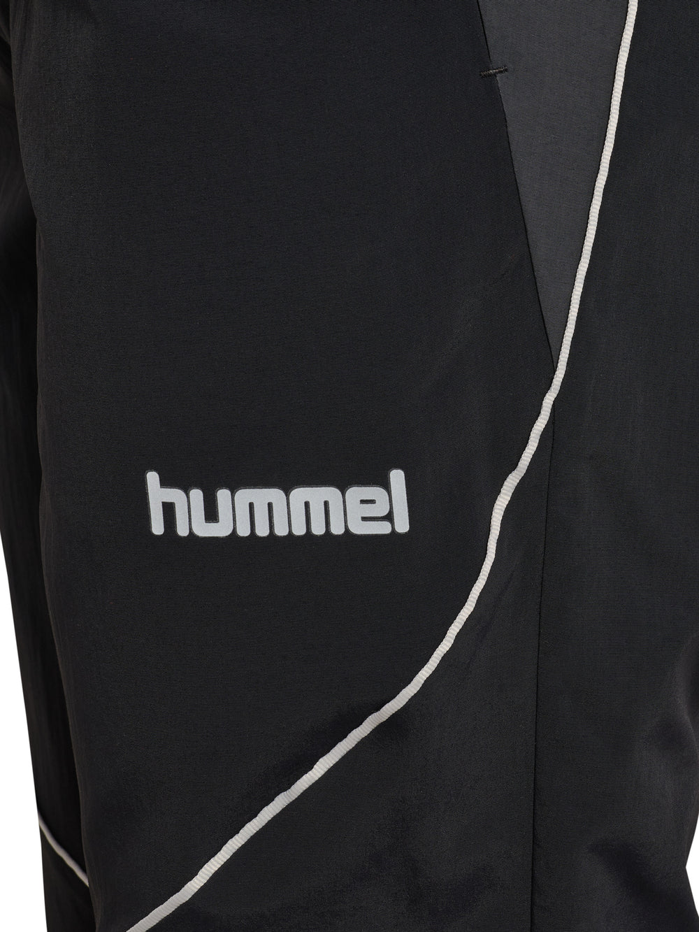 HUMMEL BLAZE26 Athleisure Trackpants (black)