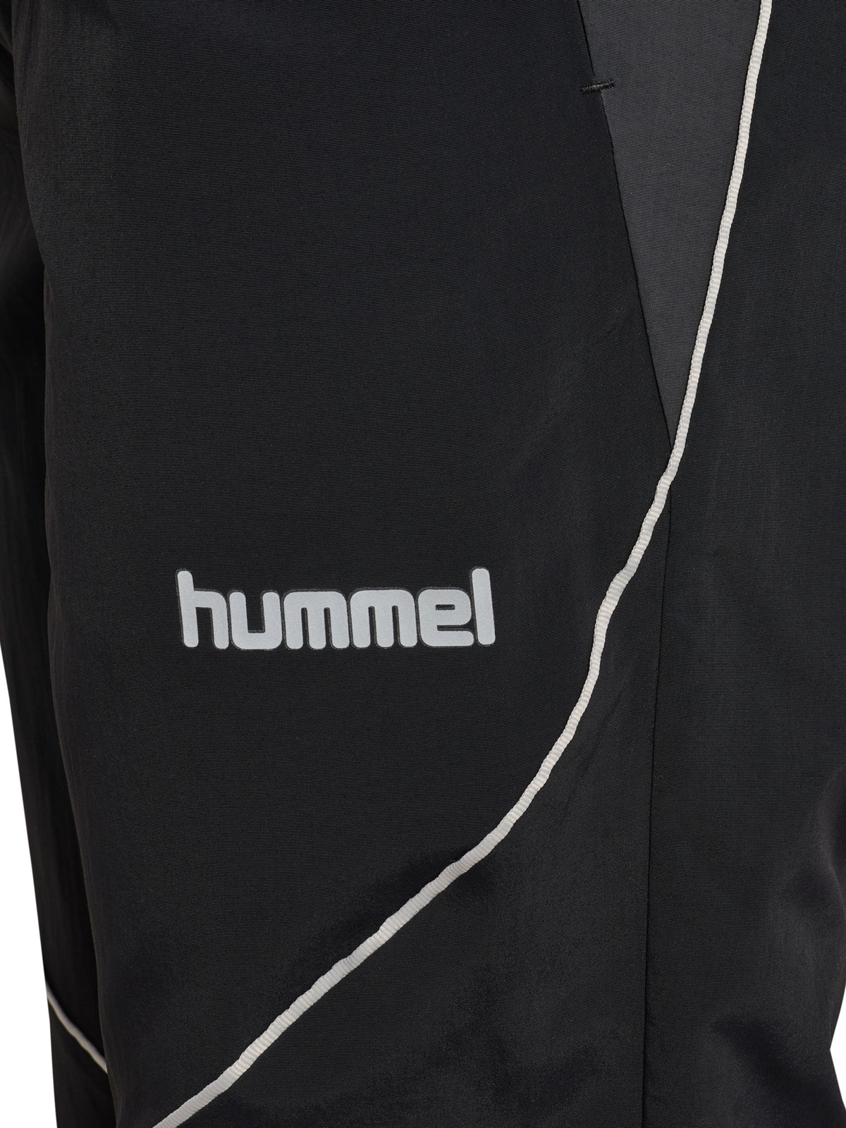 HUMMEL BLAZE26 Athleisure Trackpants (black)