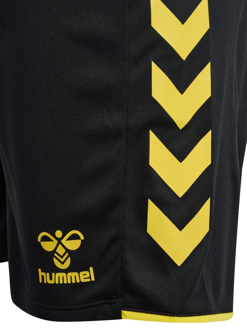 HUMMEL Core 2.0 Shorts (black/blazing yellow)