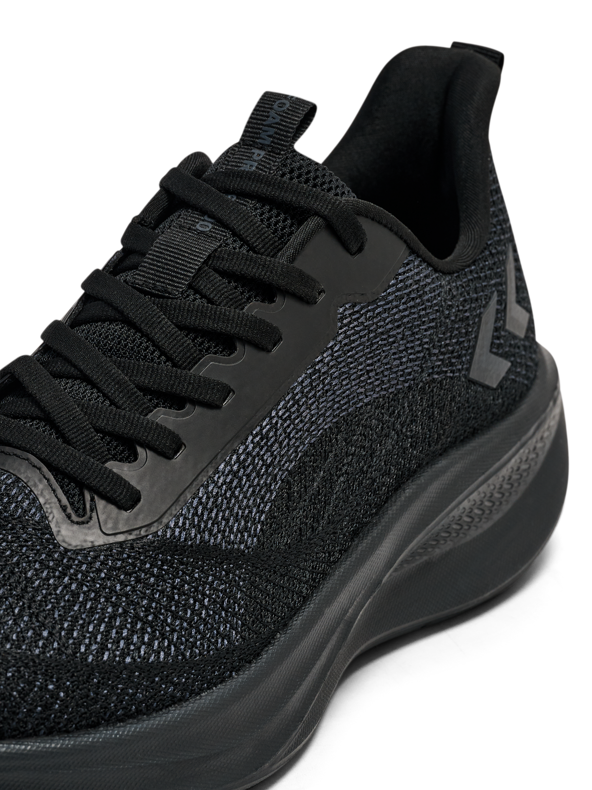 HUMMEL Foam Pro 8200 (black)